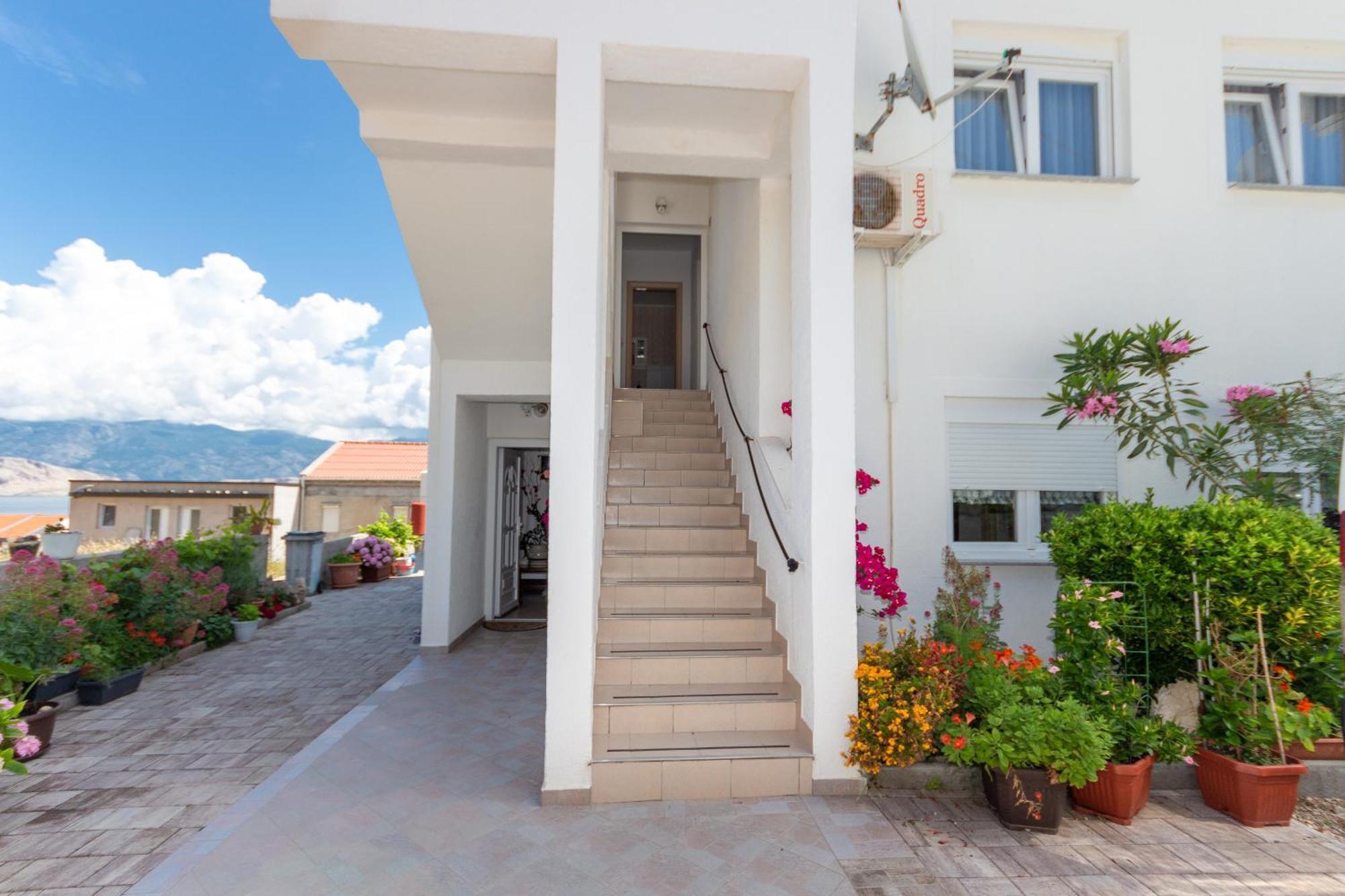 Apartmani Filip Pag Town Exterior photo